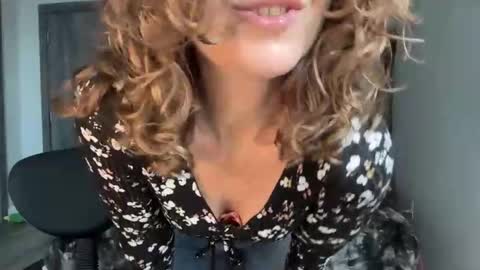 Leah Sparkles online show from 05/21/26, 03:41