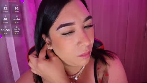 leah online show from 11/07/25, 09:53