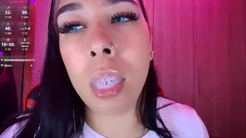 Snapshot of leahtemptation chatting on 02/15/26, 07:51 leah online show from 02/15/26, 07:51