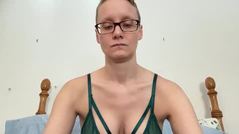 Snapshot of leahwilde chatting on 02/28/25, 02:42 Lee online show from 02/28/25, 02:42