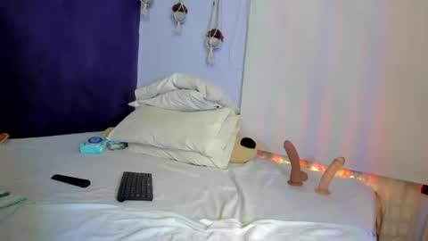 Hey Im Lea online show from 05/13/26, 04:26