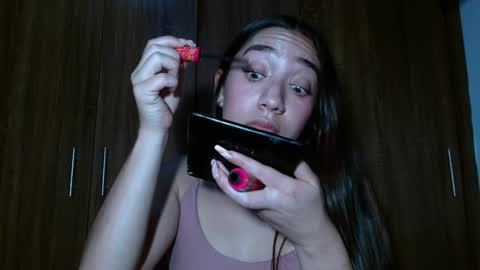 Snapshot of leanaalhub chatting on 12/15/24, 01:02 leanaalhub online show from 12/15/24, 01:02