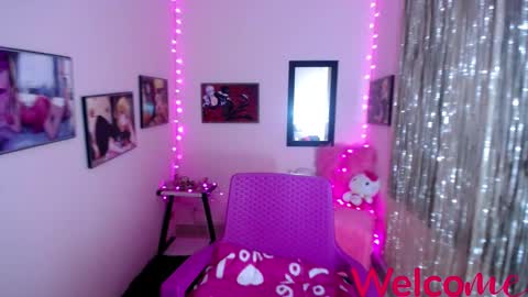 Snapshot of leandra_sex chatting on 02/24/25, 05:42 Leandra online show from 02/24/25, 05:42