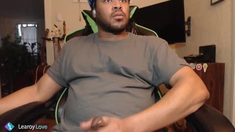 Snapshot of learoy chatting on 03/04/25, 01:45 Learoy online show from 03/04/25, 01:45