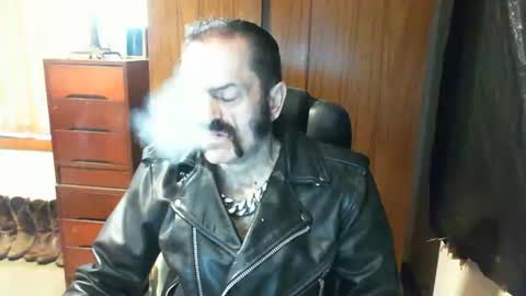 leathergreaser online show from 01/17/25, 08:44