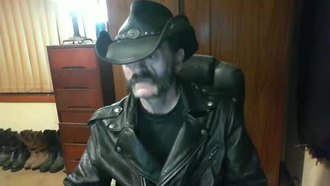 leathergreaser online show from 09/22/25, 05:26