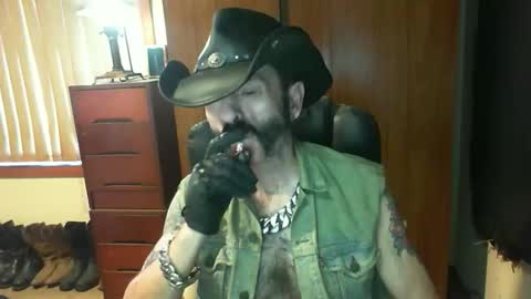 leathergreaser online show from 12/17/25, 08:26