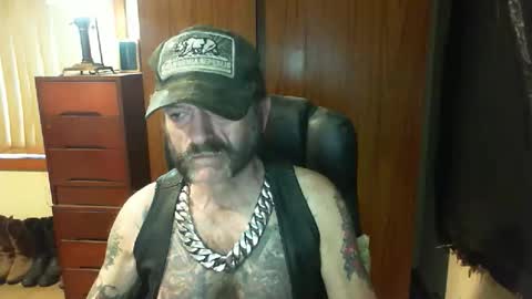 leathergreaser online show from 02/02/26, 08:46