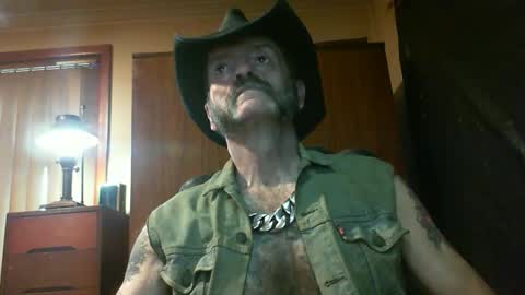 leathergreaser online show from 03/25/26, 08:37