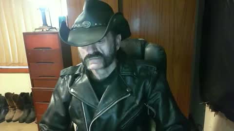leathergreaser online show from 03/26/26, 09:09