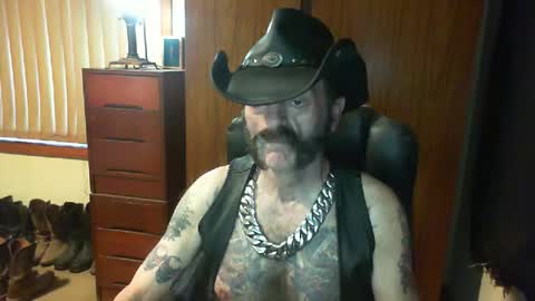 leathergreaser online show from 04/01/26, 08:28