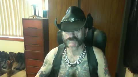 leathergreaser online show from 04/05/26, 12:52
