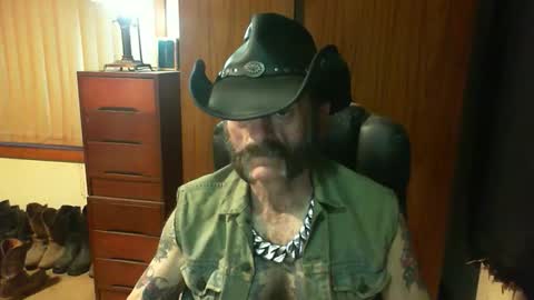 leathergreaser online show from 04/08/26, 07:52