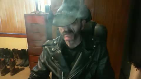 leathergreaser online show from 04/13/26, 08:14