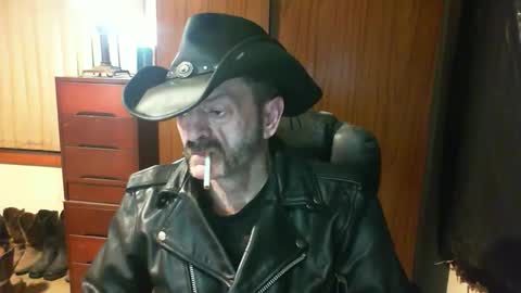 leathergreaser online show from 04/15/26, 07:43