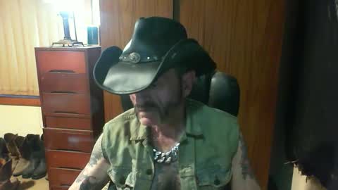 leathergreaser online show from 04/17/26, 07:33