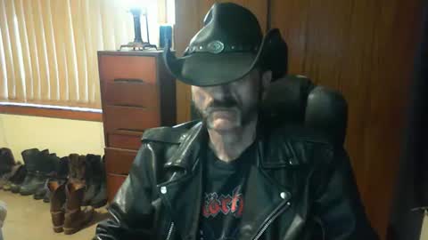leathergreaser online show from 04/30/26, 08:57
