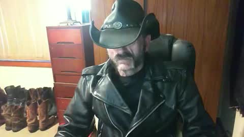 leathergreaser online show from 05/09/26, 07:13