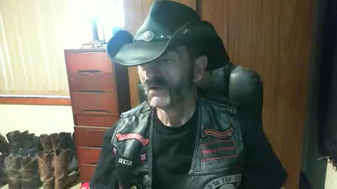 leathergreaser online show from 05/11/26, 09:12