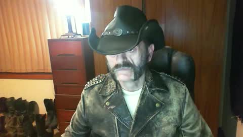 leathergreaser online show from 05/28/26, 08:28