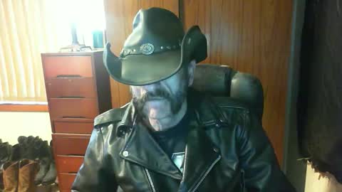 leathergreaser online show from 06/03/26, 09:42