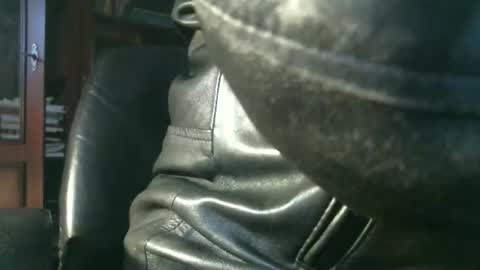 Snapshot of leathermotocross001 chatting on 09/21/25, 05:47 Leathermotocross online show from 09/21/25, 05:47