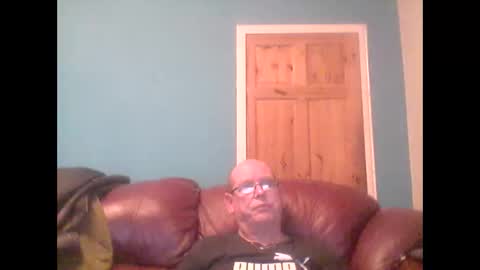 Snapshot of leatherpants68 chatting on 10/05/25, 07:56 leatherpants68 online show from 10/05/25, 07:56