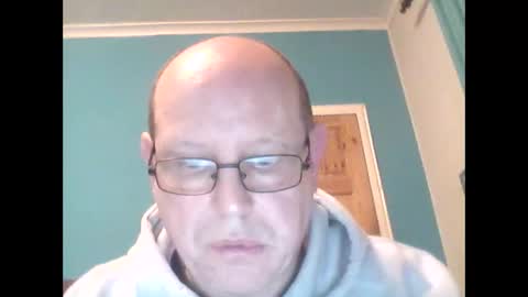 Snapshot of leatherpants68 chatting on 10/28/25, 05:04 leatherpants68 online show from 10/28/25, 05:04