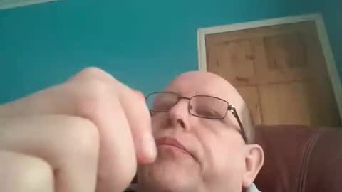 Snapshot of leatherpants68 chatting on 11/01/25, 02:41 leatherpants68 online show from 11/01/25, 02:41