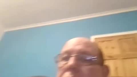 Snapshot of leatherpants68 chatting on 11/13/25, 06:51 leatherpants68 online show from 11/13/25, 06:51