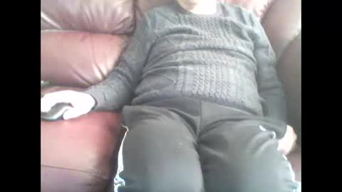 Snapshot of leatherpants68 chatting on 11/19/25, 03:12 leatherpants68 online show from 11/19/25, 03:12