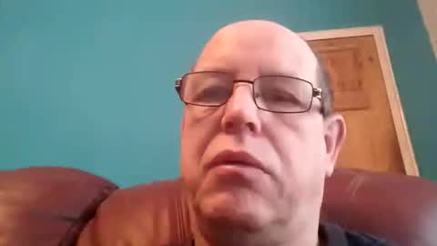 Snapshot of leatherpants68 chatting on 11/24/25, 08:58 leatherpants68 online show from 11/24/25, 08:58