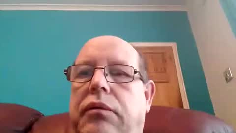 Snapshot of leatherpants68 chatting on 11/28/25, 08:50 leatherpants68 online show from 11/28/25, 08:50