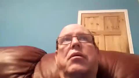 Snapshot of leatherpants68 chatting on 11/30/25, 06:12 leatherpants68 online show from 11/30/25, 06:12