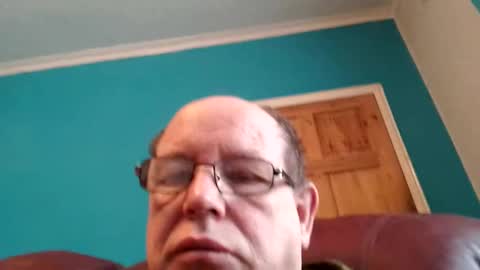 Snapshot of leatherpants68 chatting on 12/20/25, 09:05 leatherpants68 online show from 12/20/25, 09:05