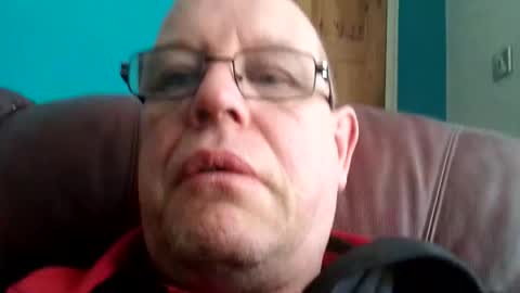 Snapshot of leatherpants68 chatting on 04/30/26, 01:28 leatherpants68 online show from 04/30/26, 01:28