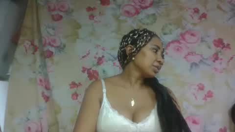 leatiana online show from 04/05/26, 07:44
