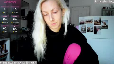 Snapshot of leavixx chatting on 12/10/24, 03:22 LeaVixx online show from 12/10/24, 03:22