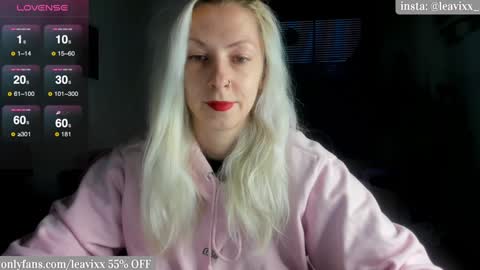 Snapshot of leavixx chatting on 01/01/25, 03:35 LeaVixx online show from 01/01/25, 03:35