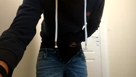 Snapshot of lebrun1985 chatting on 11/19/25, 03:34 lebrun1985 online show from 11/19/25, 03:34