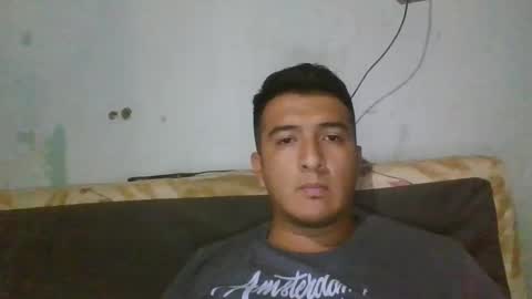 Snapshot of leche_dura122 chatting on 01/19/25, 01:43 leche_dura122 online show from 01/19/25, 01:43