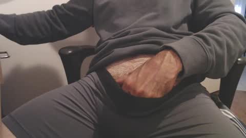 Snapshot of ledoc_ chatting on 10/29/25, 12:46 LeDoc online show from 10/29/25, 12:46