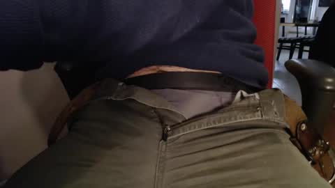 Snapshot of ledoc_ chatting on 12/20/25, 01:23 LeDoc online show from 12/20/25, 01:23