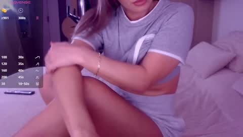 Snapshot of leelooxxx chatting on 04/21/26, 08:42 Mens Sweetheart online show from 04/21/26, 08:42