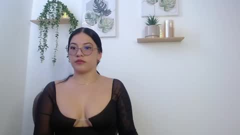 Snapshot of leena_rosee chatting on 05/25/26, 05:19 leena_rosee online show from 05/25/26, 05:19