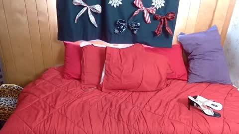 Snapshot of leesdesires chatting on 12/08/24, 05:22 Leesdesires online show from 12/08/24, 05:22