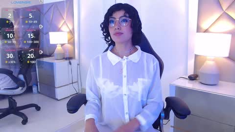 Snapshot of leethompson_ chatting on 01/11/25, 11:56 Leet  online show from 01/11/25, 11:56