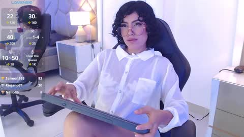 Snapshot of leethompson_ chatting on 01/11/25, 02:58 Leet  online show from 01/11/25, 02:58