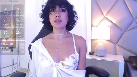 Snapshot of leethompson_ chatting on 01/11/25, 06:01 Leet  online show from 01/11/25, 06:01