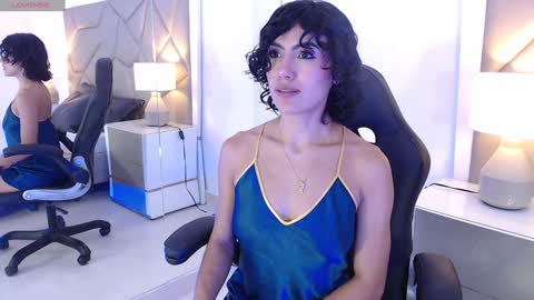 Snapshot of leethompson_ chatting on 01/18/25, 12:04 Leet  online show from 01/18/25, 12:04